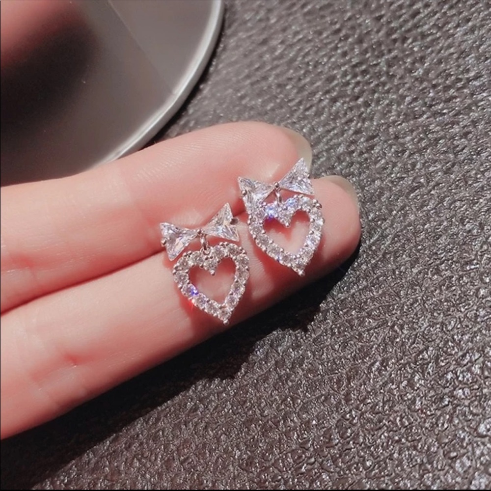 New 925 Silver Sweet Heart Diamond Stud Earrings - Picture 2 of 6